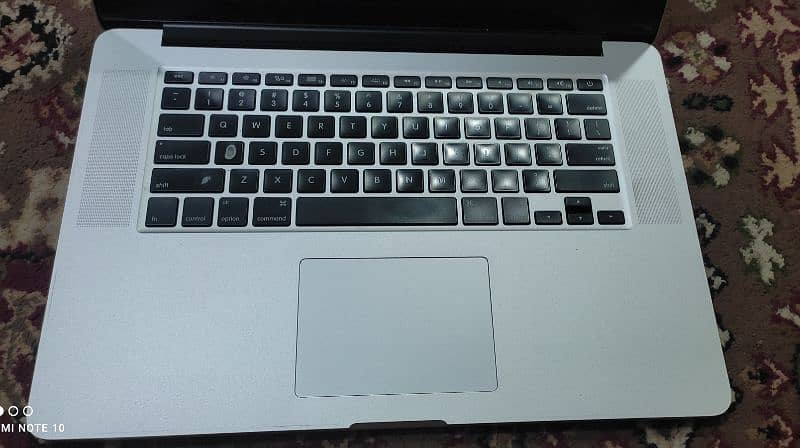 MacBook Pro (Mid 2014) 1