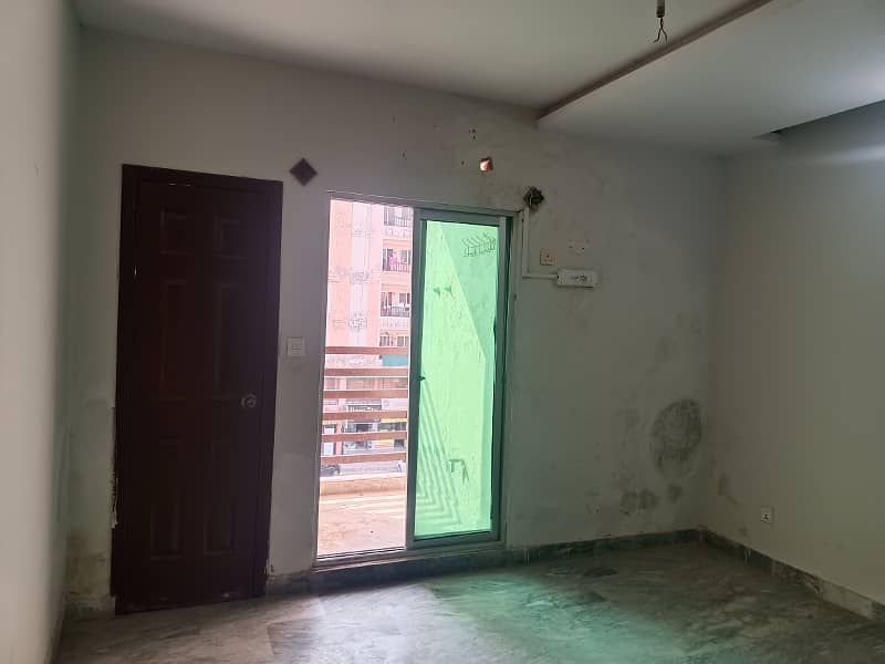 1bedroom apartment available for sale in d17 main markaz 6