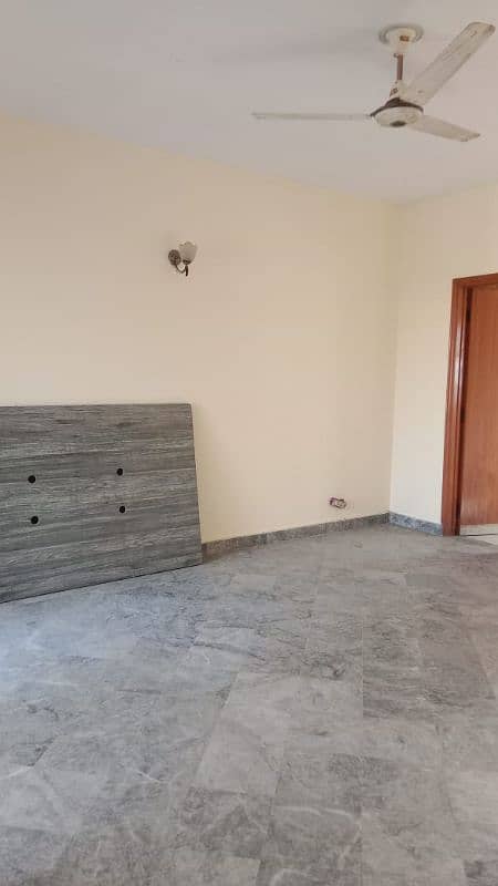 1 kanal house for rent in PCSIR Phase 2 also available for Office use 2