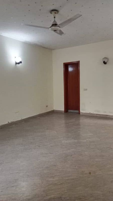 1 kanal house for rent in PCSIR Phase 2 also available for Office use 15