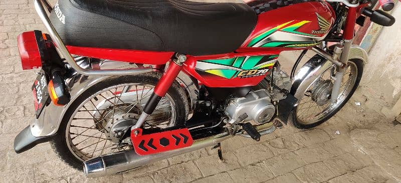 Honda cd 70 condition saaf Hy copy later ok Hy 3