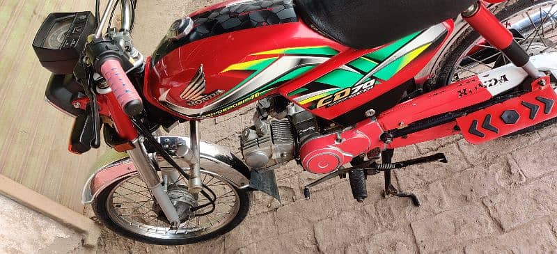 Honda cd 70 condition saaf Hy copy later ok Hy 6