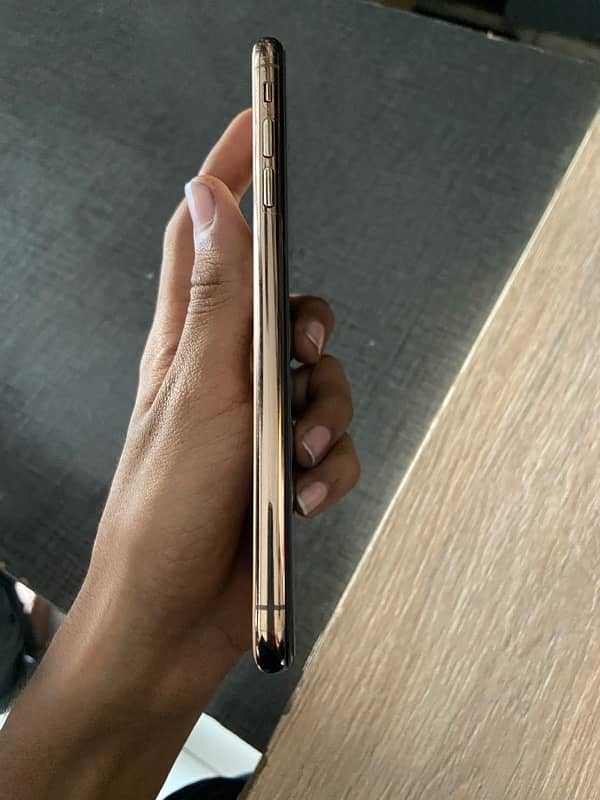 iPhone xs max non pta  factory unlock 4