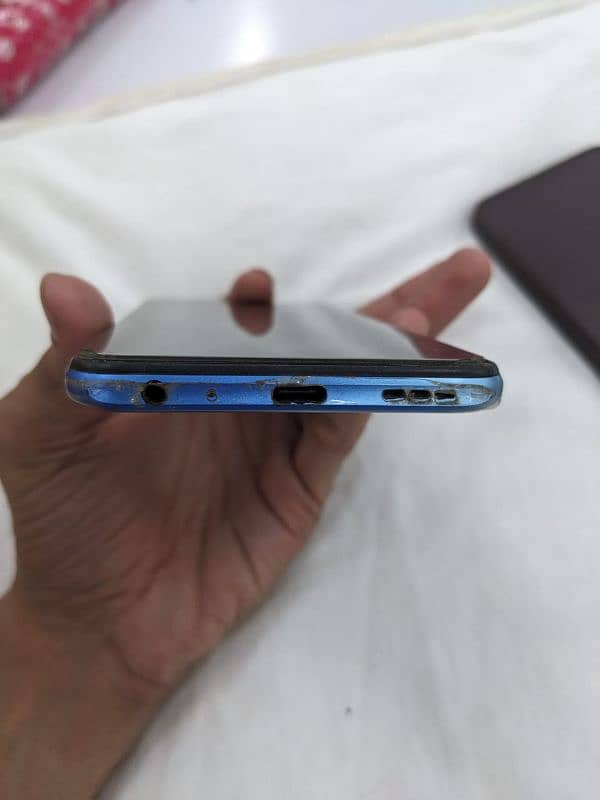 vivo y31 daba Sath ha ram 4 memory 128 condition 10/9 no any fault 3