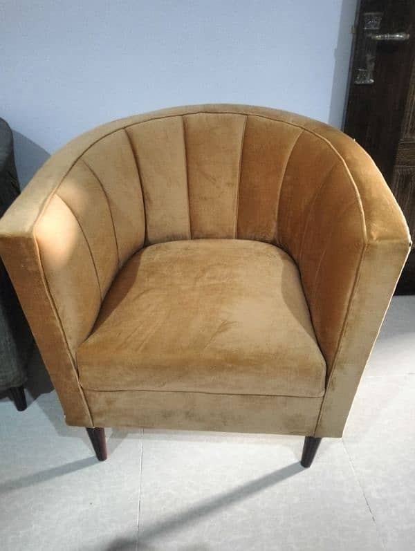 I want to selling sofa chairs 0