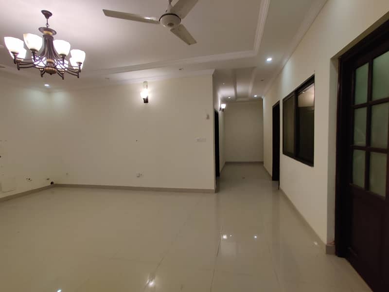 1 Kanal House For Rent Available 4