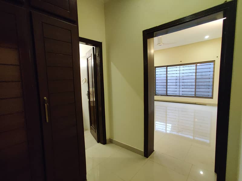 1 Kanal House For Rent Available 5