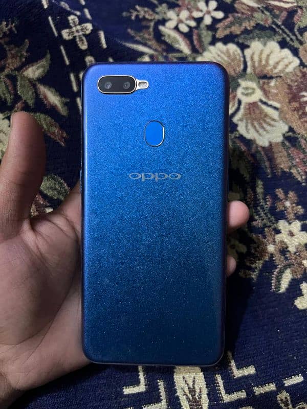 oppo a5s in good condition 3/32gb box avaliable 7