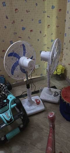 Charging Fan 10/10 new condition 2.5 hours back up 0