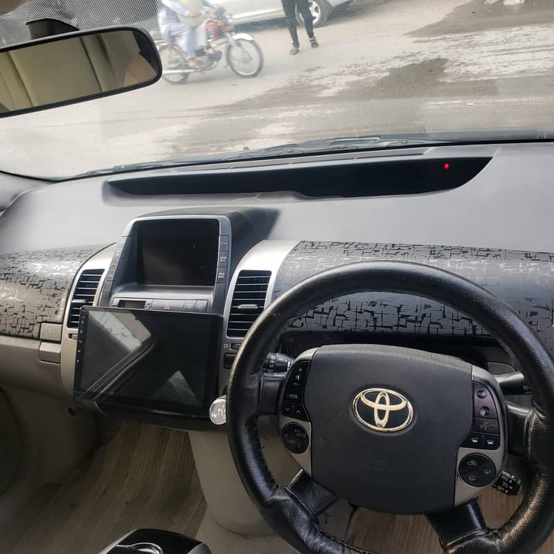 Toyota Prius 2007/ 2013( Home use car in Good Condition ) 8