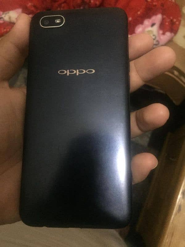 oppo a1k with 2gb ram 32gb memory glass crack 4000mah battery 1