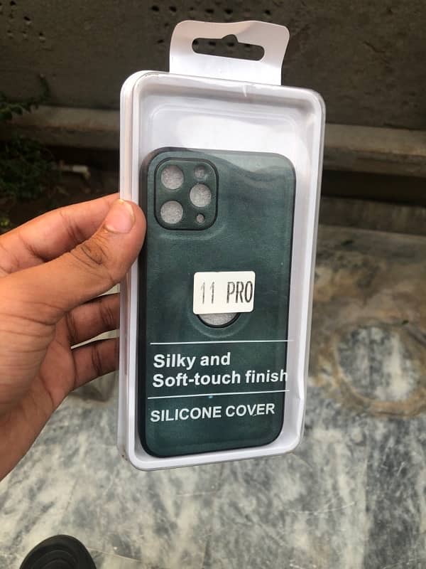 iphone 11 pro max cover 0