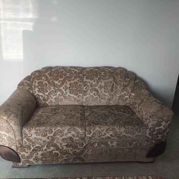 Sofa set & Table|7 seater comfy sofa  with centre table|good condition 2