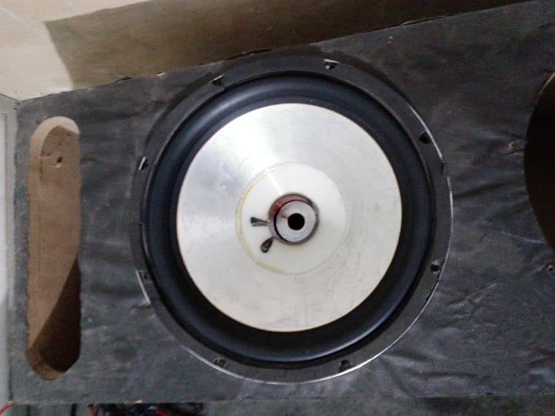 amplifier and Subwoofer 1