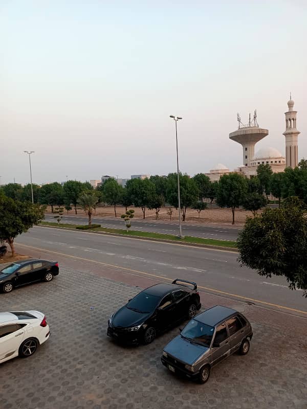 Charming 1-Bed Luxury Fully Furnished Apartment for Sale in Bahria Town, Lahore 4