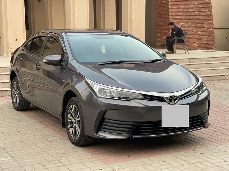 TOYOTA COROLLA 1.3 GLI AUTO 2018 KARACHI REGISTERED 2