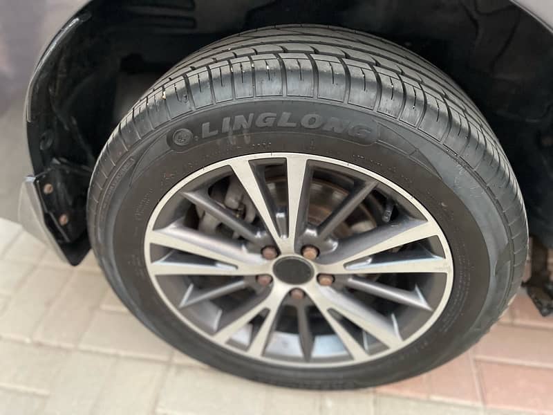 TOYOTA COROLLA 1.3 GLI AUTO 2018 KARACHI REGISTERED 14