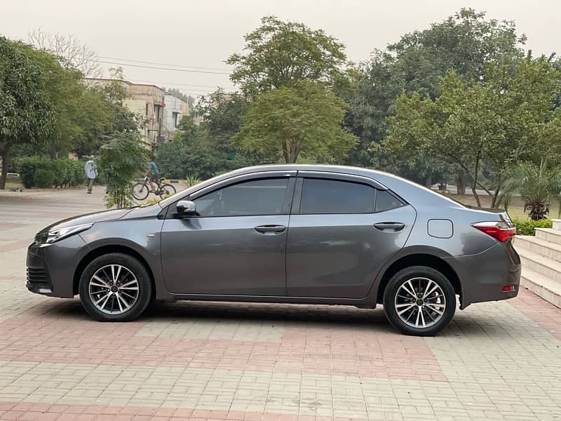 TOYOTA COROLLA 1.3 GLI AUTO 2018 KARACHI REGISTERED 16