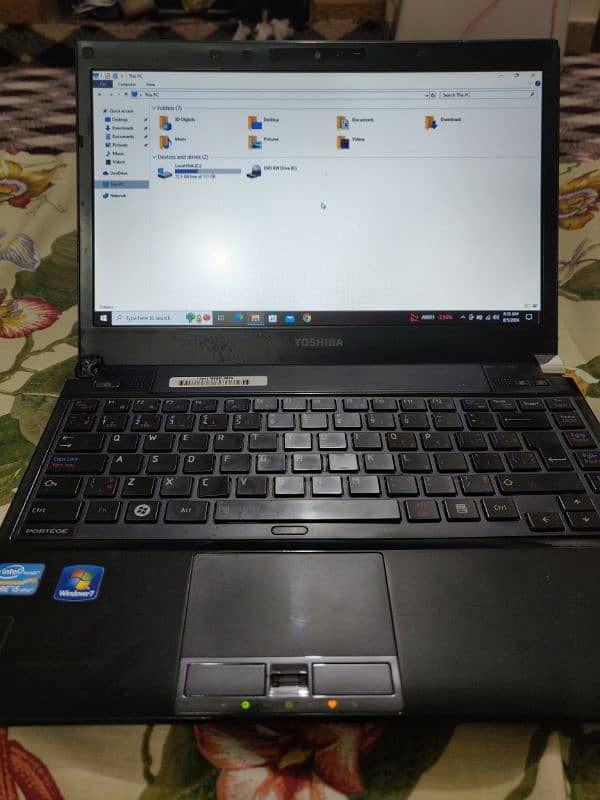 Toshiba Protege r830 1