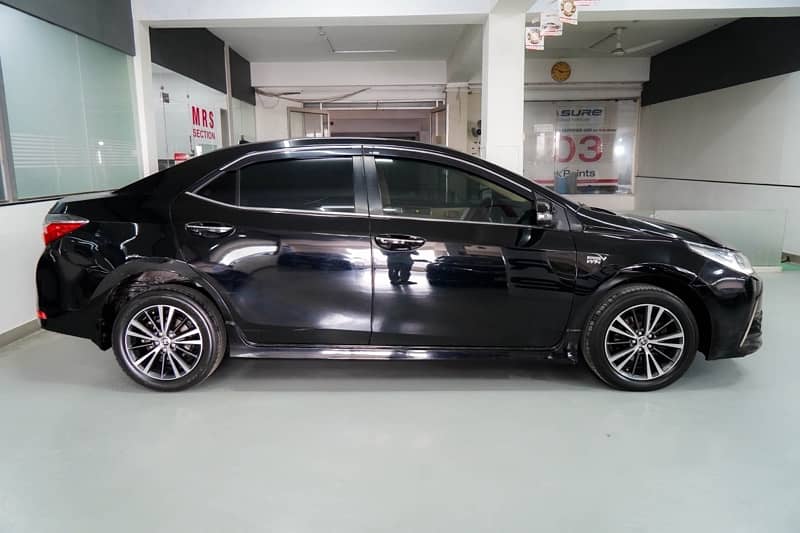 Toyota Altis Grande 2019 4