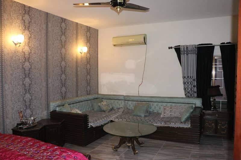 2 KANAL LAVISH FULLY FURNISHED HOUSE FOR RENT. 40