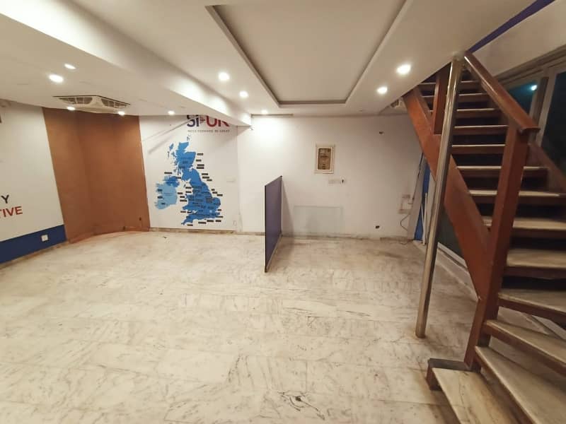 4 Marla Ground Mezzanine Office Fully Renovate For Rent In DHA Phase-1 12