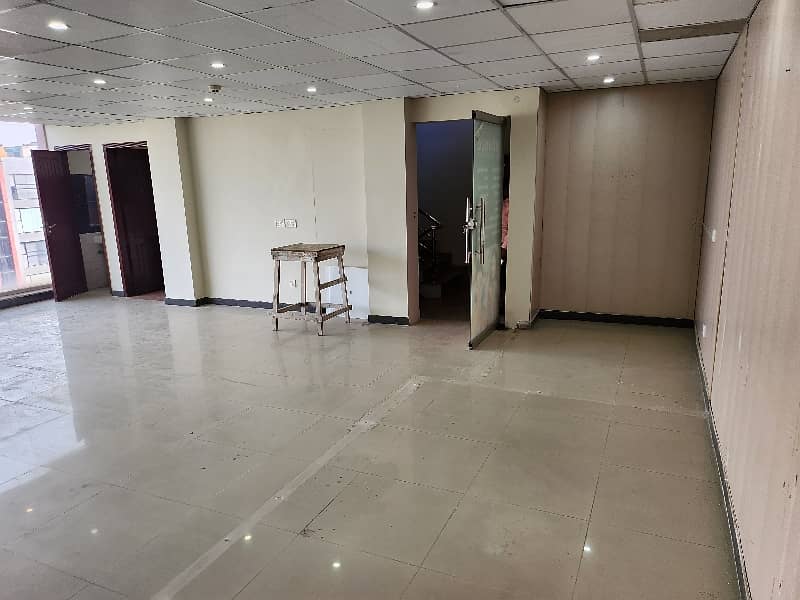 4 MARLA OFFICE FULLY RENOVATE WITH BIGGEST ELEVATOR INSTALLED FOR RENT IN DHA PHASE-5 1