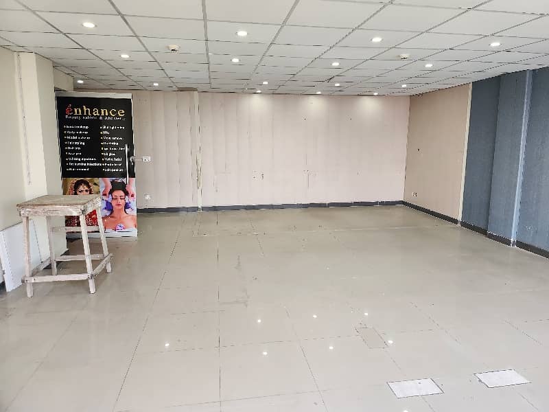 4 MARLA OFFICE FULLY RENOVATE WITH BIGGEST ELEVATOR INSTALLED FOR RENT IN DHA PHASE-5 3