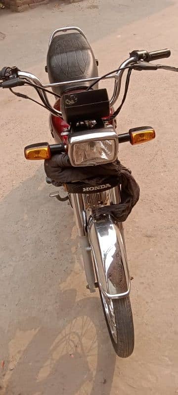 Honda 70 22/23 number lga hai good condition documents clear 11