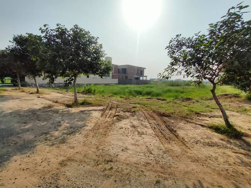 Topnotch Location 1 Kanal Pair Back to Park Residential Plots No 95+96 For Sale In Dha Phase 7 Y Block Lahore 3