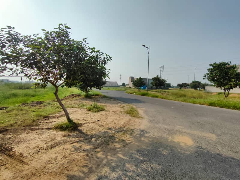 Topnotch Location 1 Kanal Pair Back to Park Residential Plots No 95+96 For Sale In Dha Phase 7 Y Block Lahore 4