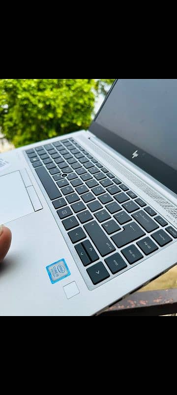 Hp elitebook 840 g5 i5 8th gen 10