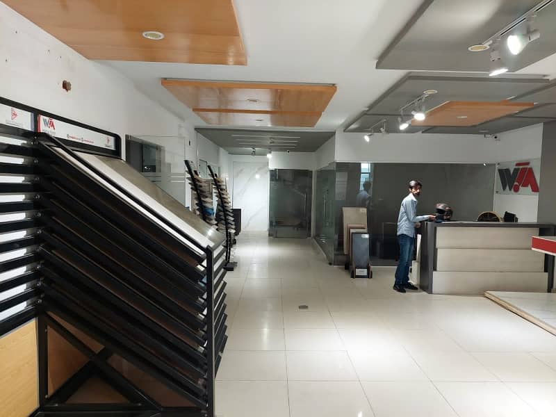 8 MARLA FULL LUXERY OFFICE FULLY RENOVATE WITH BIGGEST ELEVATOR INSTALLED FOR RENT IN DHA PHASE-5 2