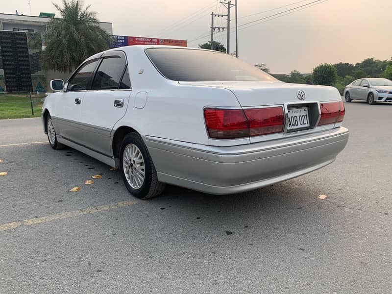 Toyota Crown 2000 4