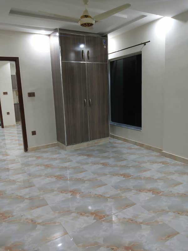 1 Bed Luxury Flat Available For Rent in Sector E Bahria Town Lahore 6