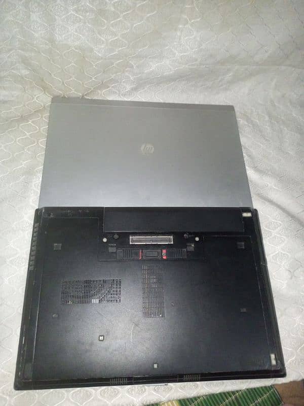 HP elite laptop.    4GB ram / 500GB hard 2