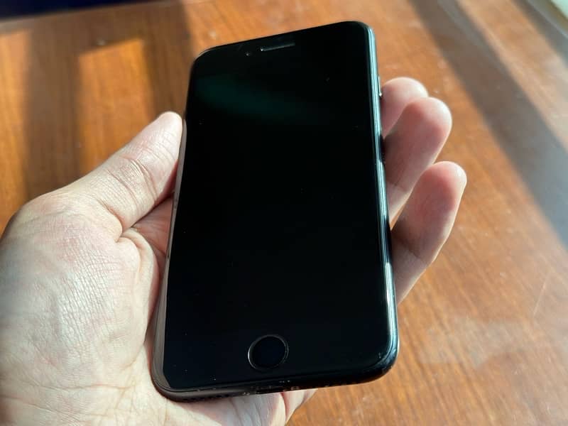 Apple iPhone 7 - 32GB (Non PTA Bypass) 8