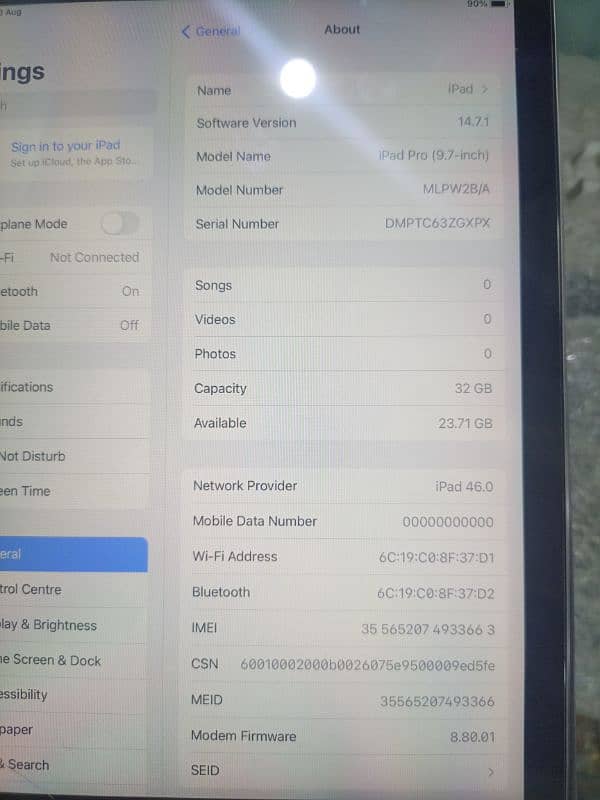 Ipad  Pro 9.7 32 gb touch screen minor crack on touch 3