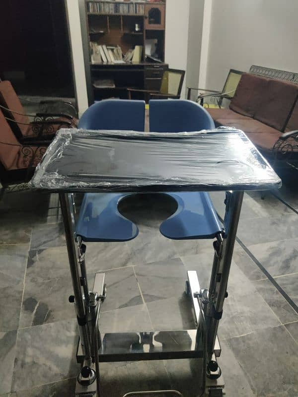 Patient Transfer Hydraulic Wheelchair with comode Condition 10/10. 6