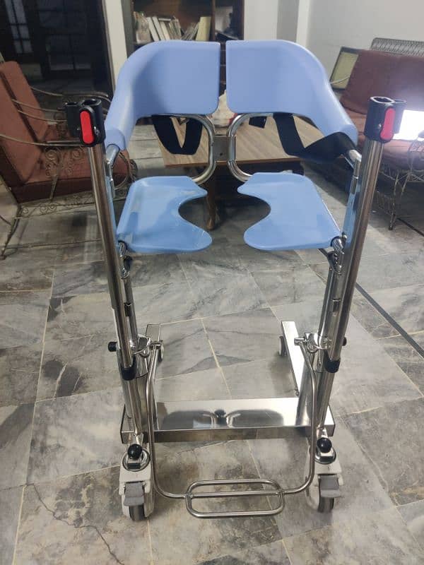 Patient Transfer Hydraulic Wheelchair with comode Condition 10/10. 9