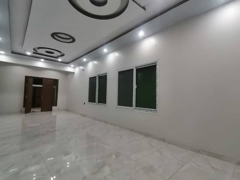 Brand new 300 sqyard ground floor portion for sale 11