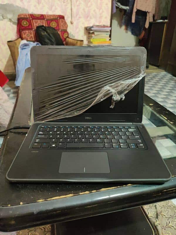 Dell Latitude 3380 4