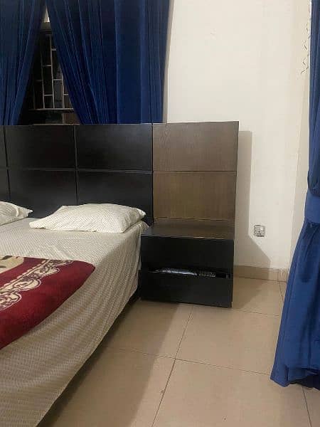 bed and side tables for sale in good condition 3