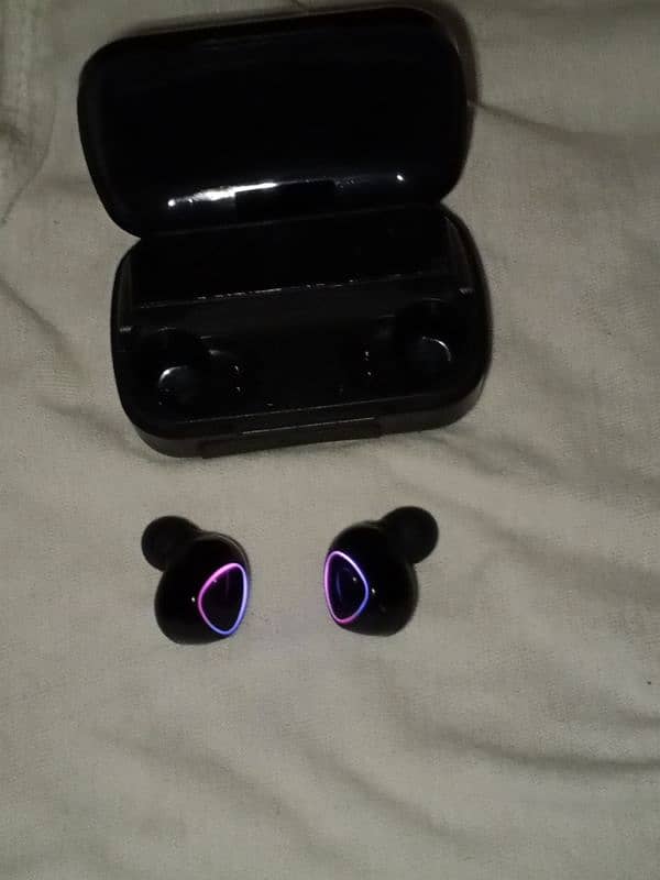 M10 WiRWLESS AIRBUDS FOR SALE 1