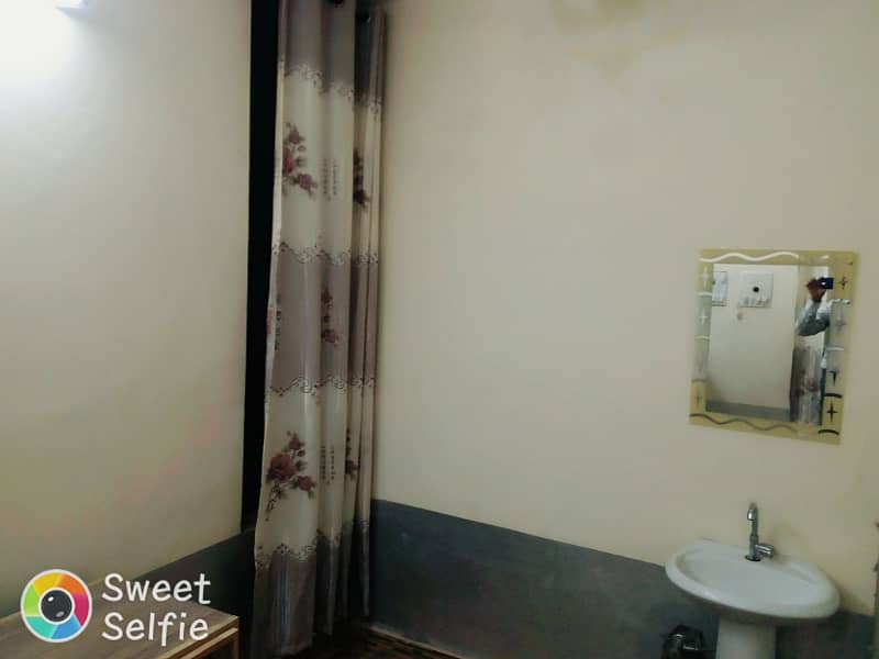 2 ROOMS WITH 2 BATH FULLY SEPARTE AND FURNISHED FLAT FOR RENT IN MODEL TOWN LAHORE RENT 36000 12