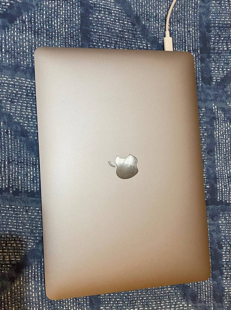 Macbook pro 13 inch 2018, 1st hand used, 8gb ram, 256gb ssd 4