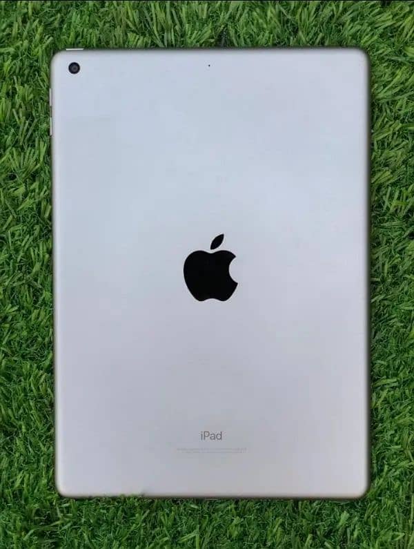 Apple ipad 5th generation (32Gb) good working WhatsApp(03224527572) 0