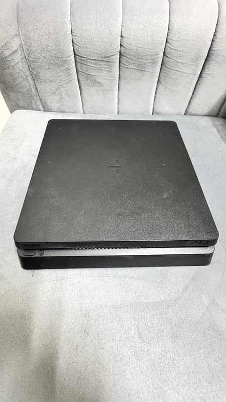 ps4 slim sealed with original controller 2