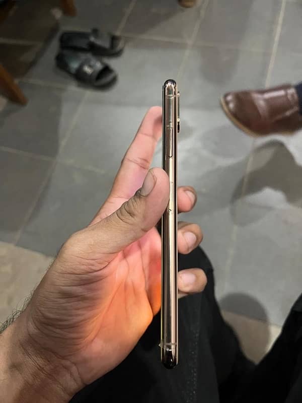 iPhone xs max 256 4