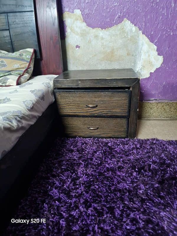 Bed with side tables, good condition without mattress 2